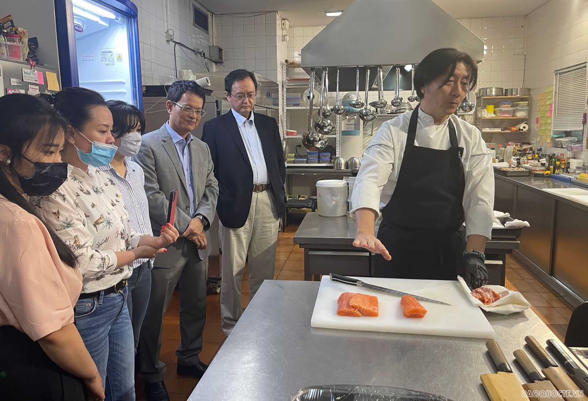 Cuisine exchange between Vietnamese and Japanese Embassies in Buenos Aires